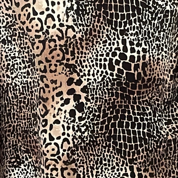 Chico's Leopard Print Silky Shirt Size 1 - Picture 5 of 5
